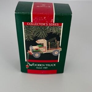 Hallmark Collector's Series 1989 Wooden Truck Ornament